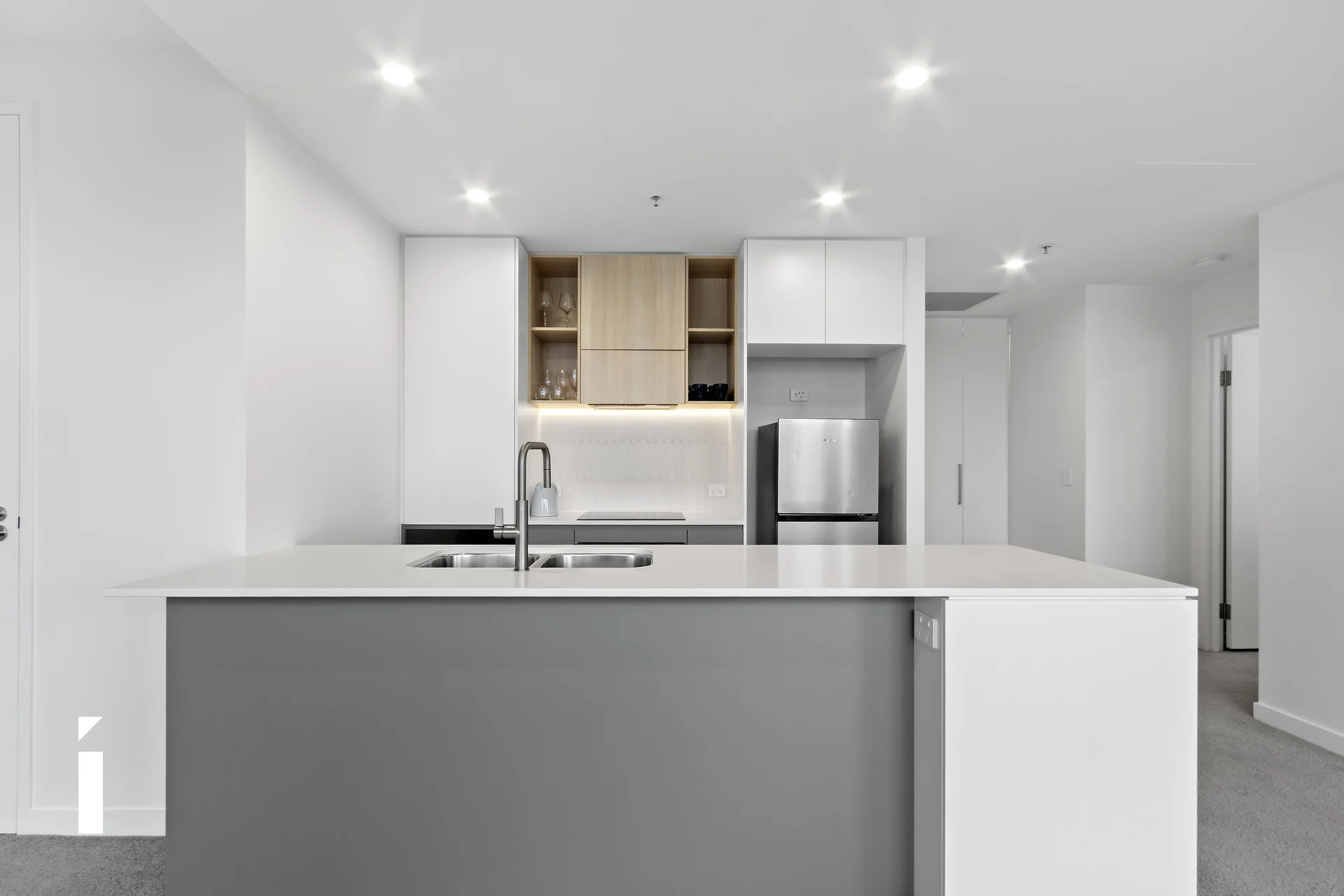 102/104 Easty Street, Phillip, Phillip - Thumbnail 2