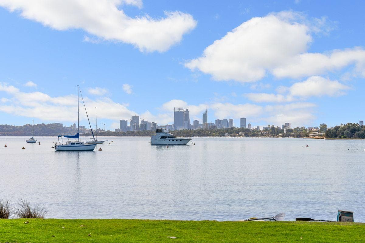 W4 / 70 Canning Beach Road, APPLECROSS WA 6153, Applecross - Image 1