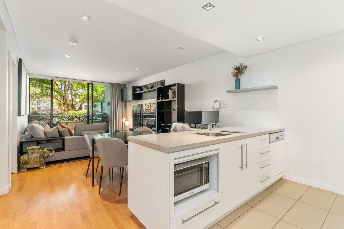 W4 / 70 Canning Beach Road, APPLECROSS WA 6153, Applecross - Thumbnail 4