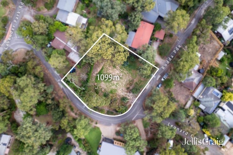 10 Rodda Parade, Eltham
    
    
      
        1,099 m2, Eltham - Image 1