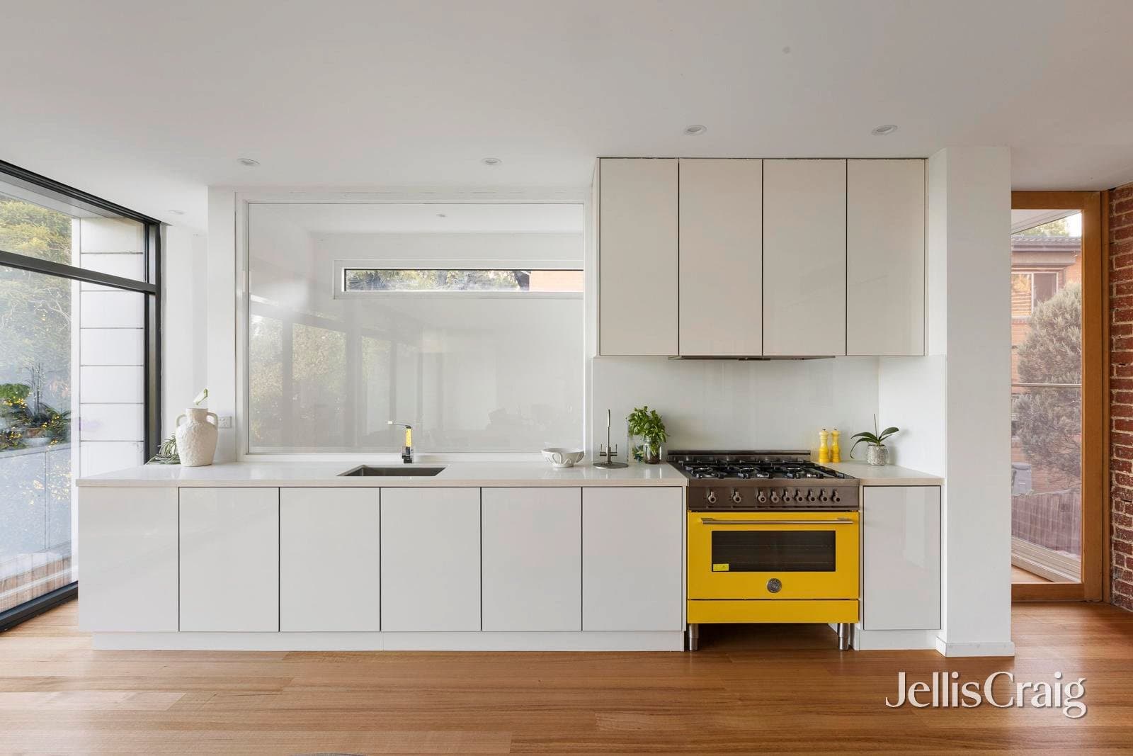 208 Clarke Street, Northcote, Northcote - Thumbnail 8