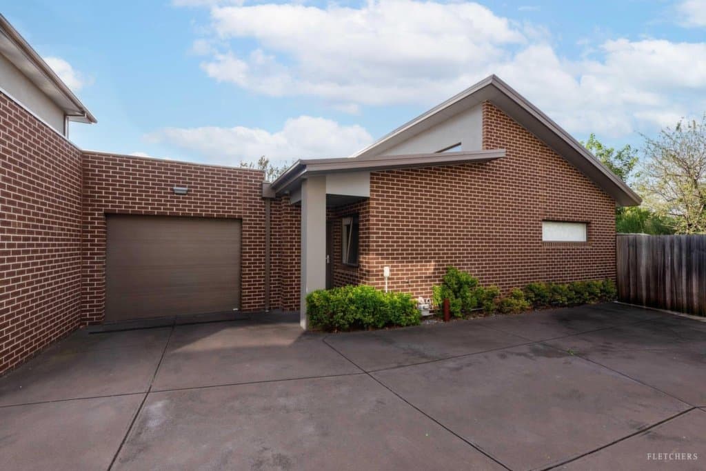 3/81 Rathcown Road, Reservoir - Image 1