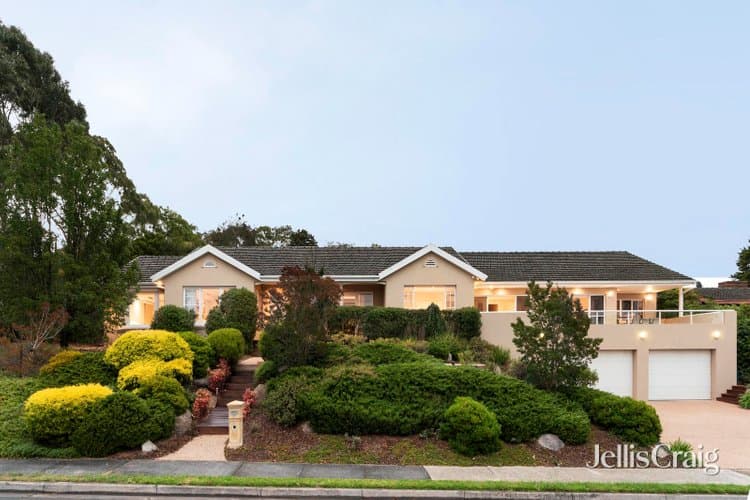 16 Stirling Crescent, Glen Waverley, Glen Waverley - Image 1