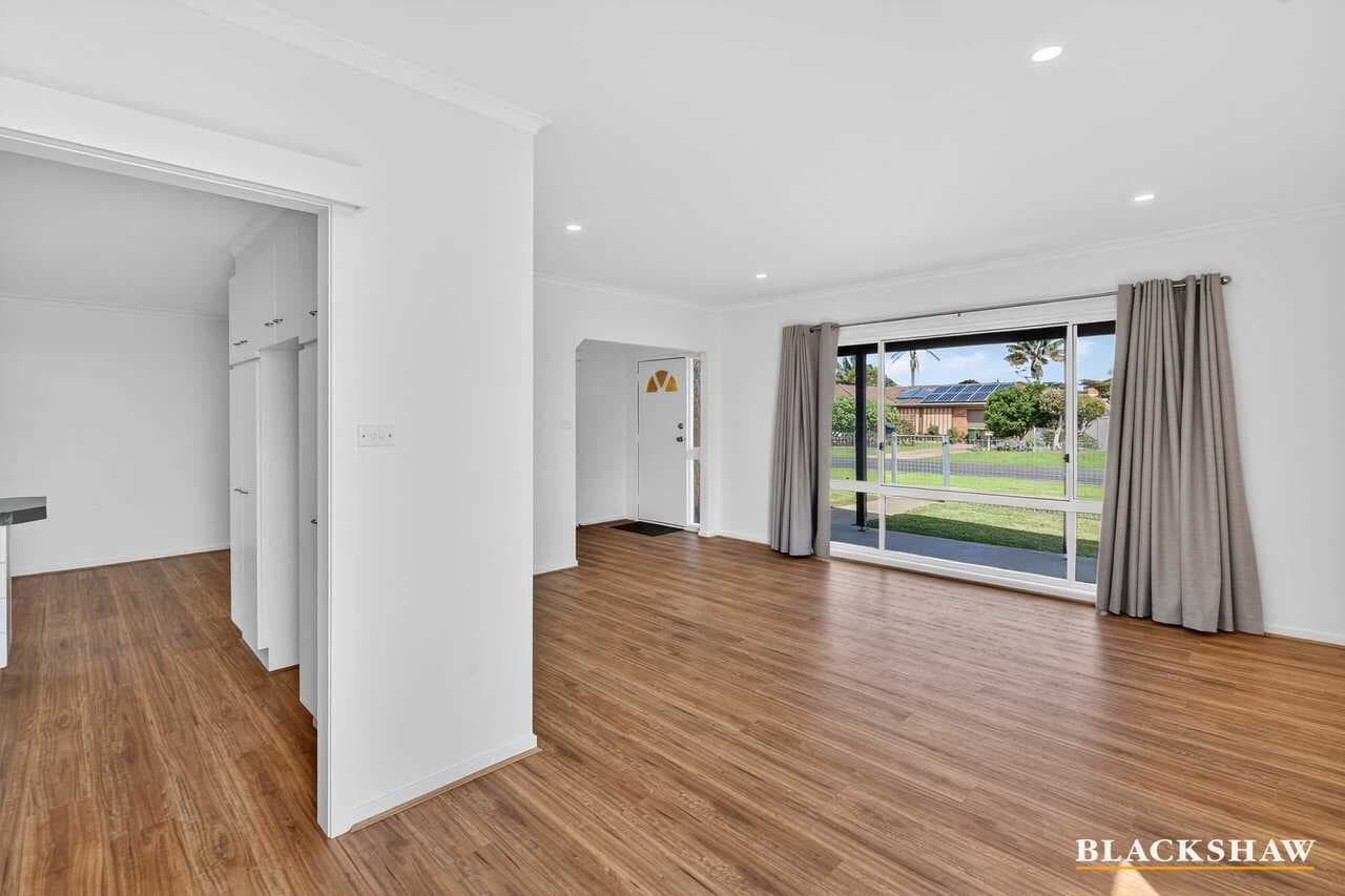 8 Barton Parade, Tomakin, Tomakin - Thumbnail 4