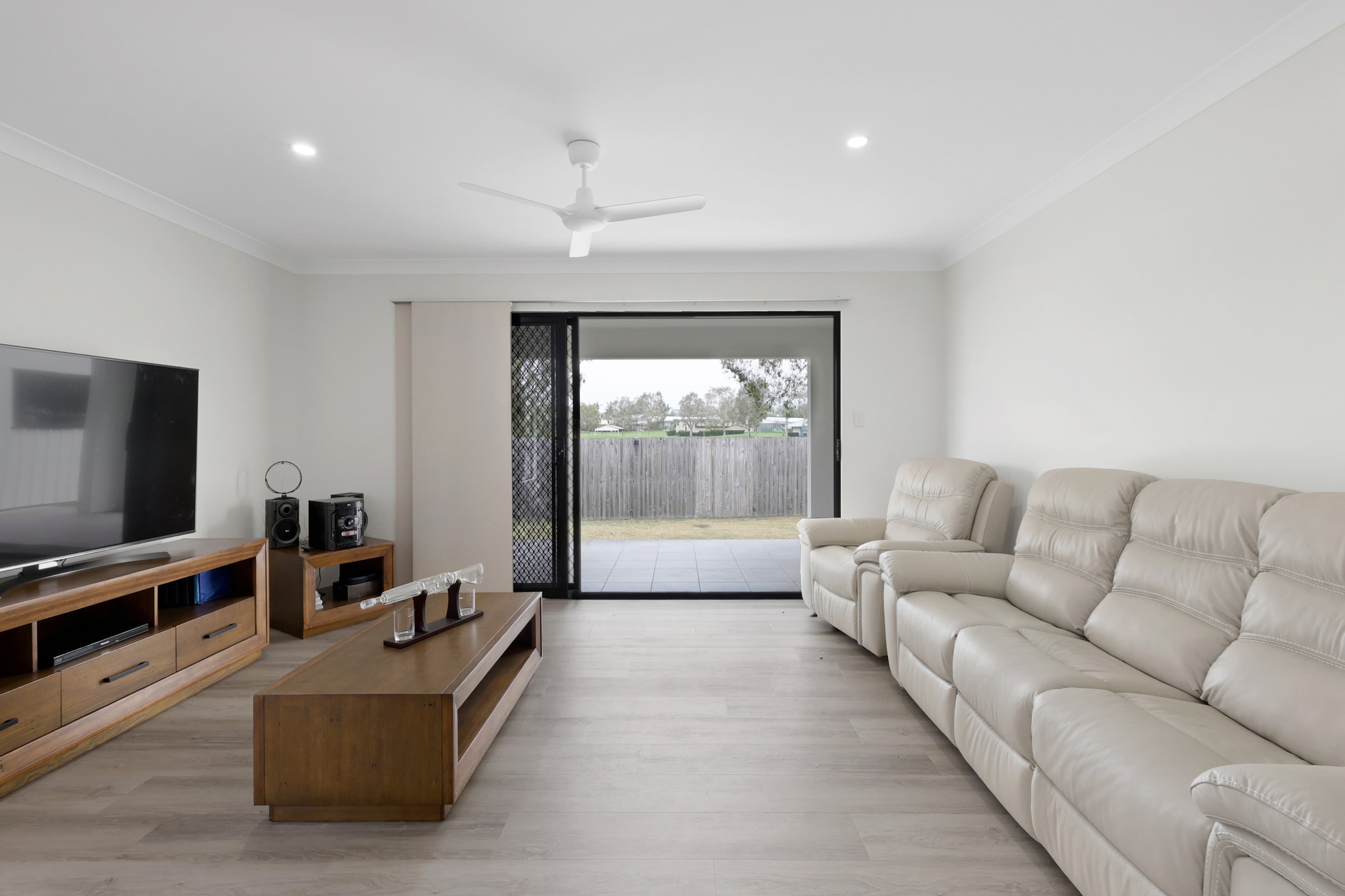 24 Hermosa Circuit, Beaconsfield - Thumbnail 6