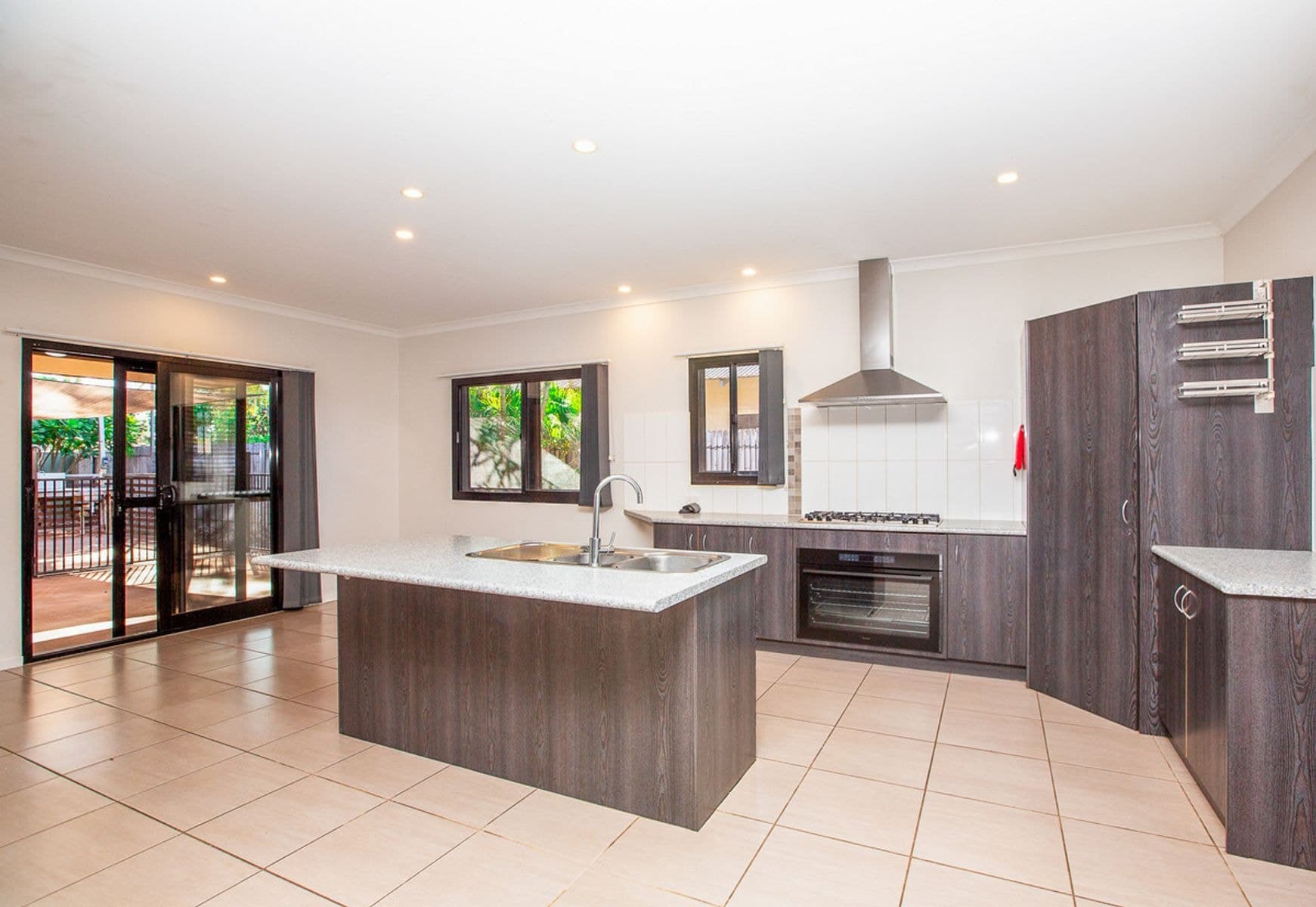 25 Huxtable Crescent, South Hedland WA 6722, South Hedland - Thumbnail 2