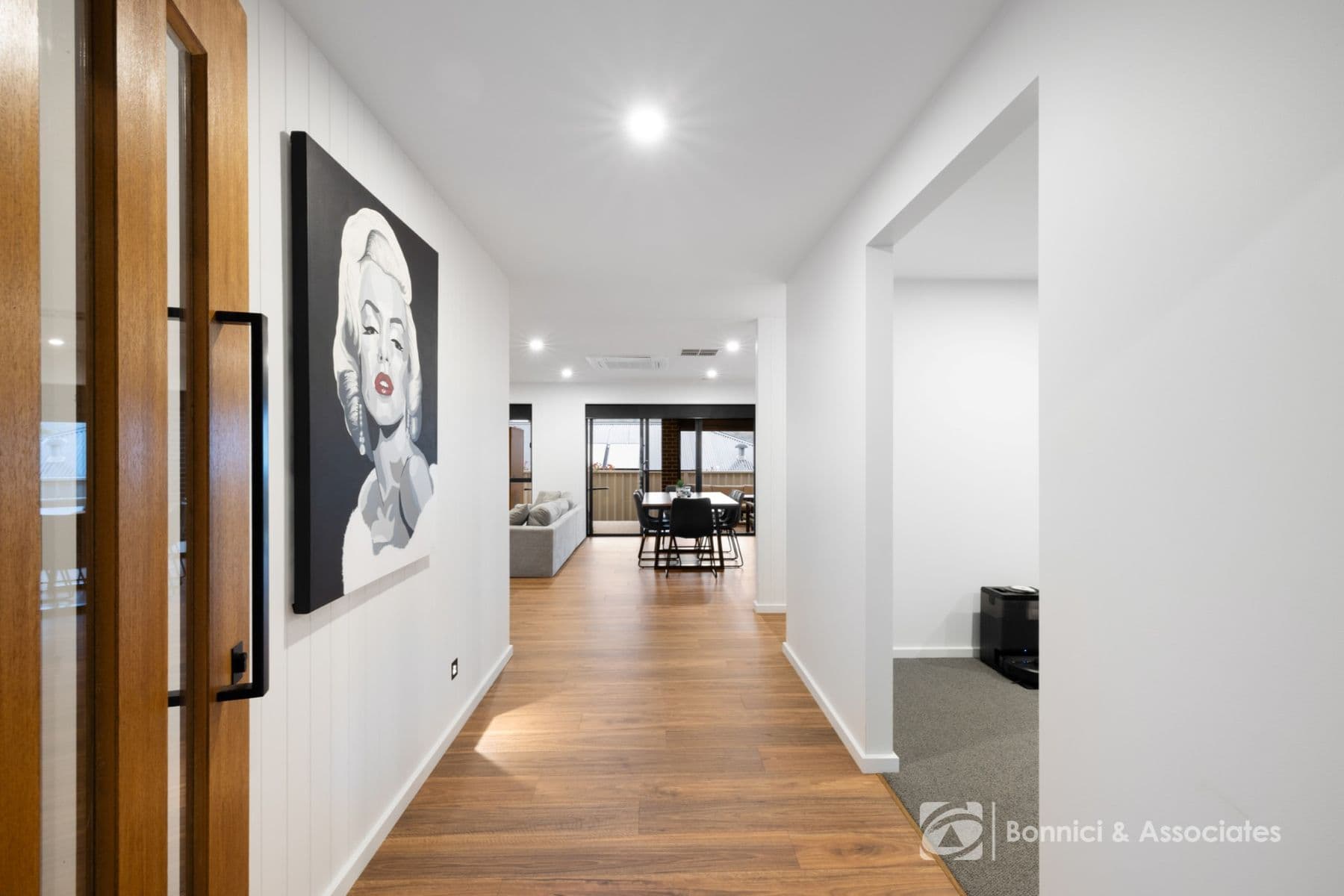 10 Avenel Circuit, Wodonga VIC 3690, Wodonga - Thumbnail 2