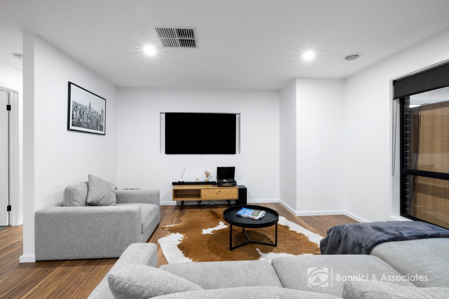 10 Avenel Circuit, Wodonga VIC 3690, Wodonga - Thumbnail 7