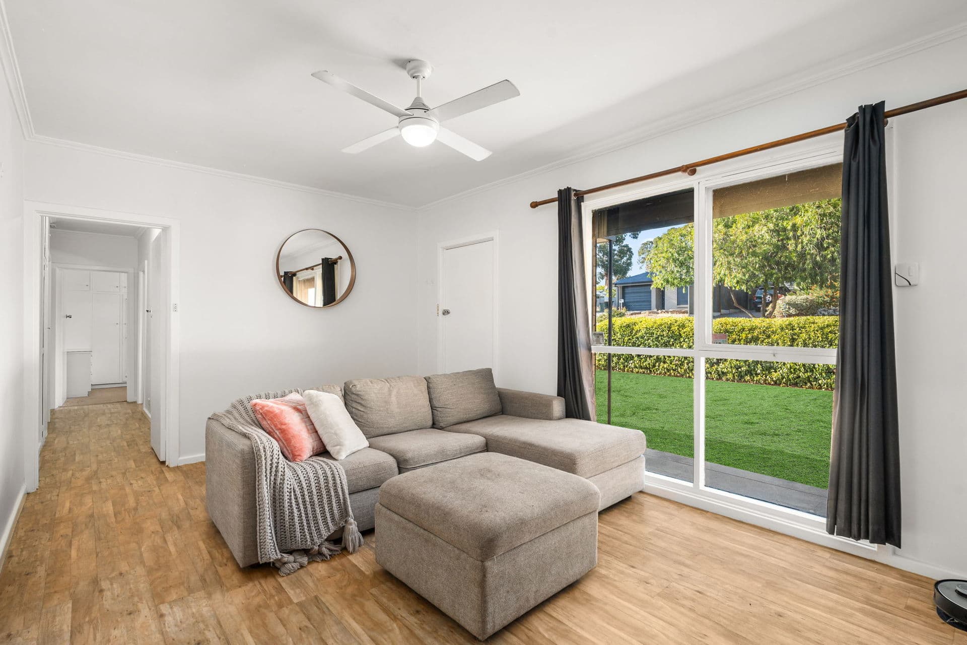 6 Gloucester Avenue, Redwood Park - Thumbnail 4