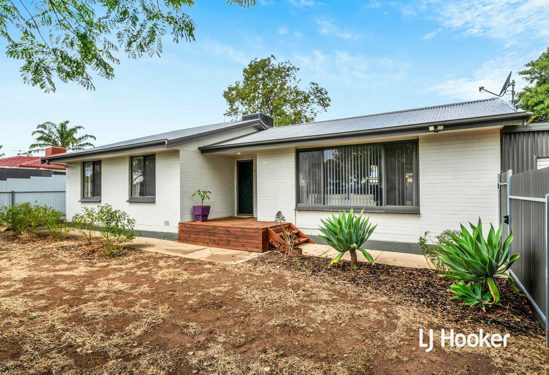 24 Dauntless Cres, Elizabeth Downs, Elizabeth Downs - Image 1