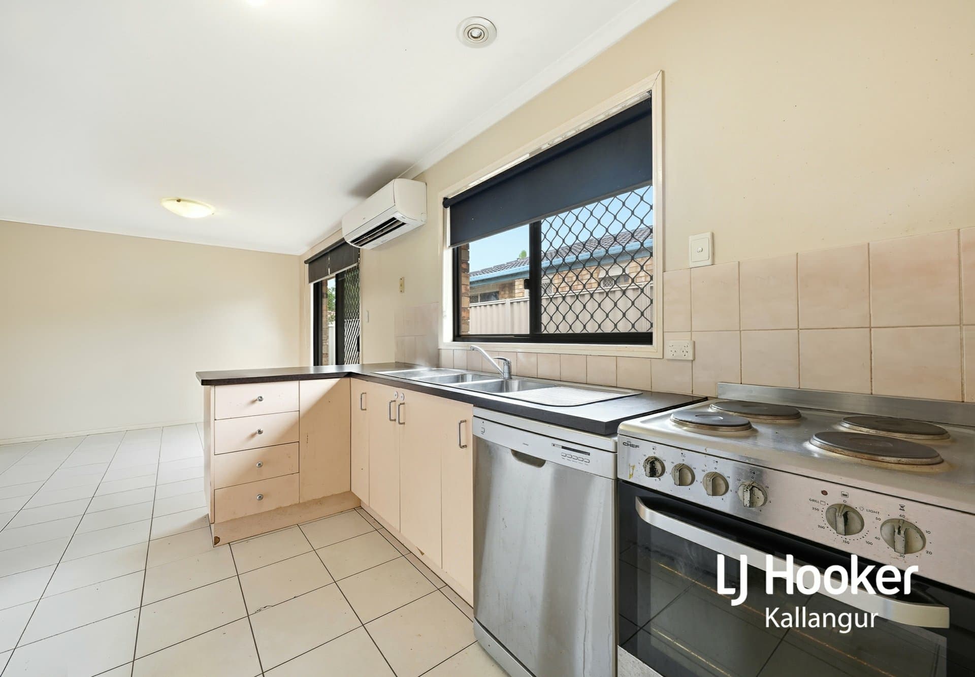 42 Orchid Avenue, Kallangur, Kallangur - Thumbnail 4