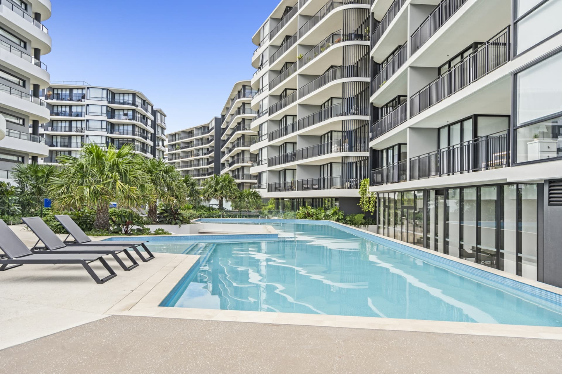 2410/8 Athena Boulevard, Hope Island, Hope Island - Image 1