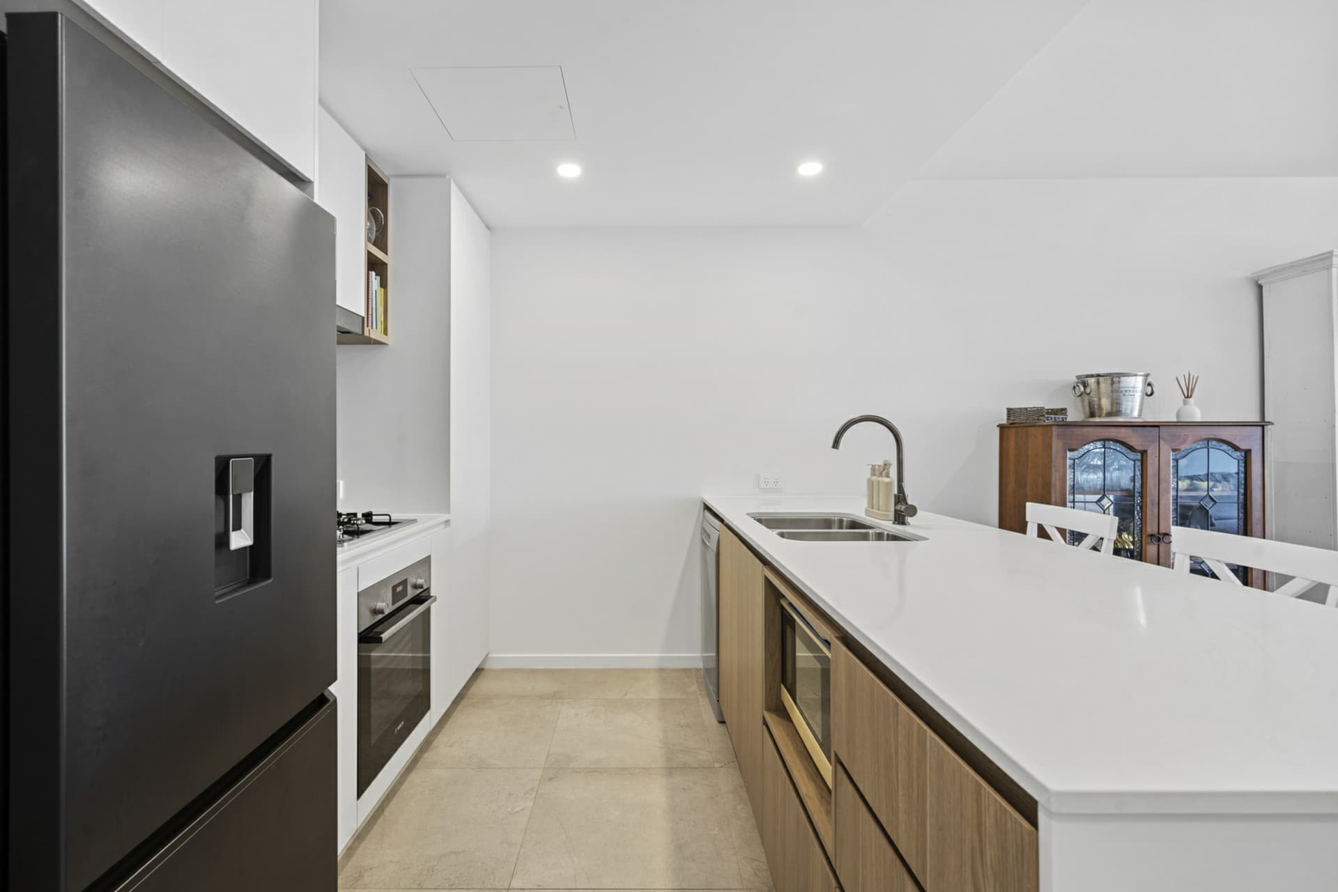 2410/8 Athena Boulevard, Hope Island, Hope Island - Thumbnail 8