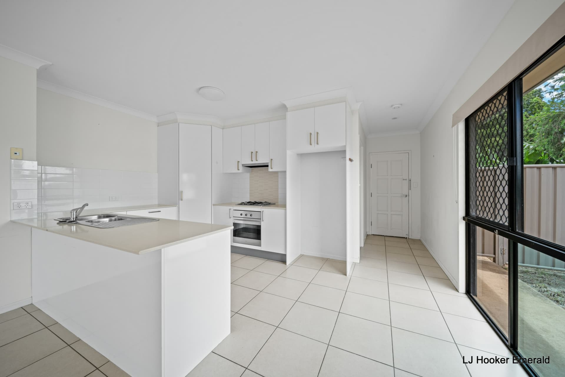 8 Charlton Street, Emerald, Emerald - Thumbnail 7