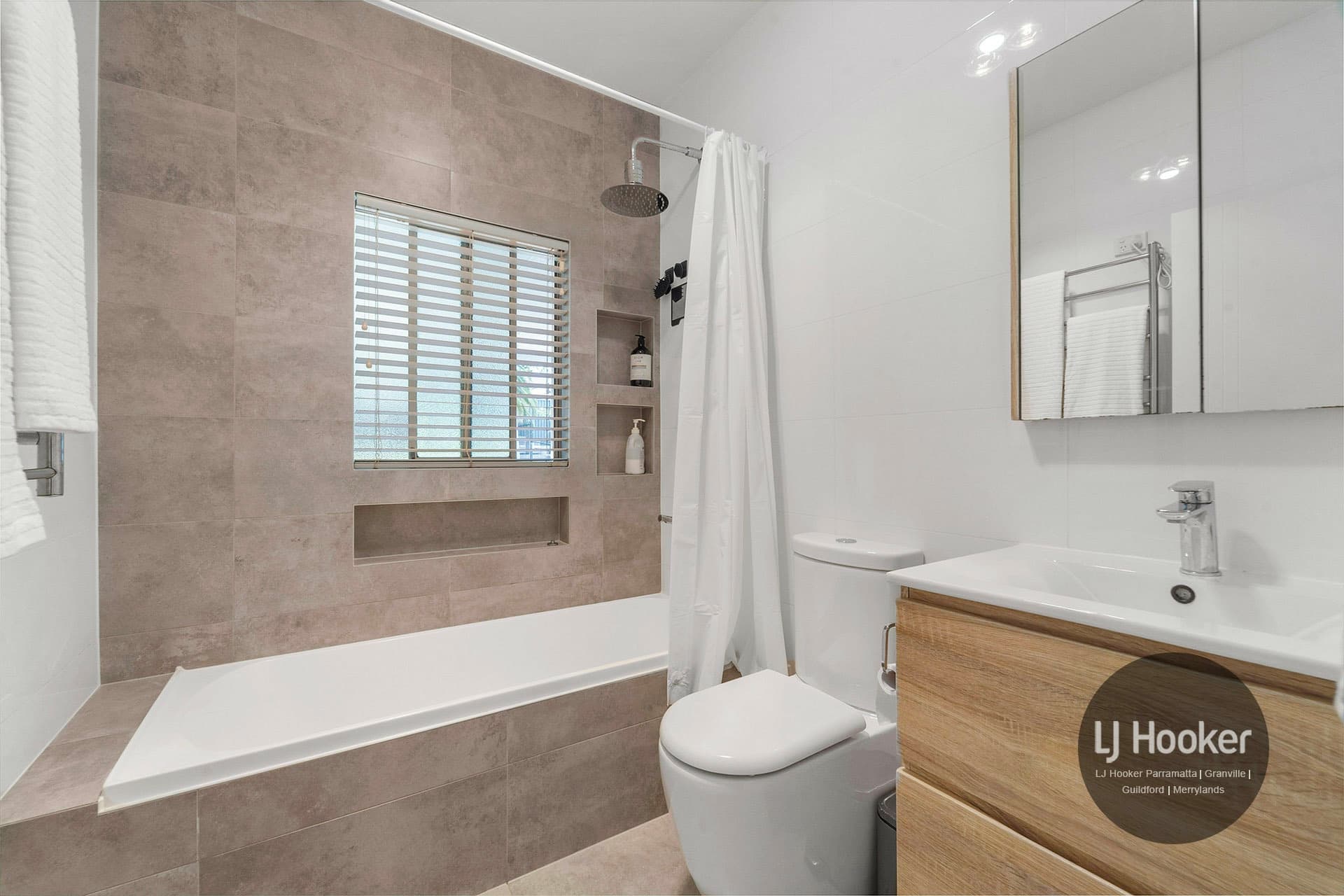 33 Robertson Street, Guildford, Guildford West - Thumbnail 4