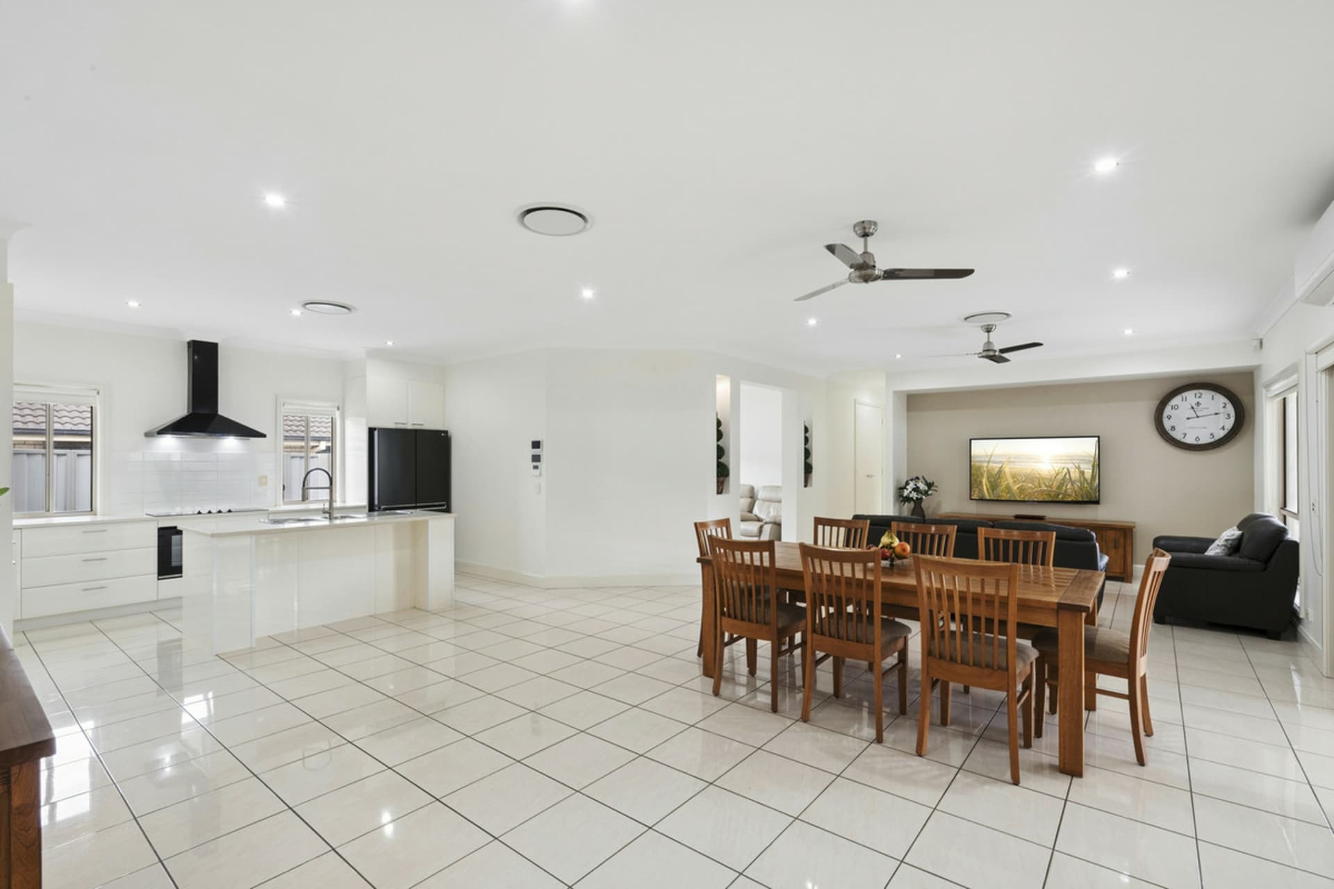 1 Sylvia Close, Pacific Pines, Pacific Pines - Thumbnail 6