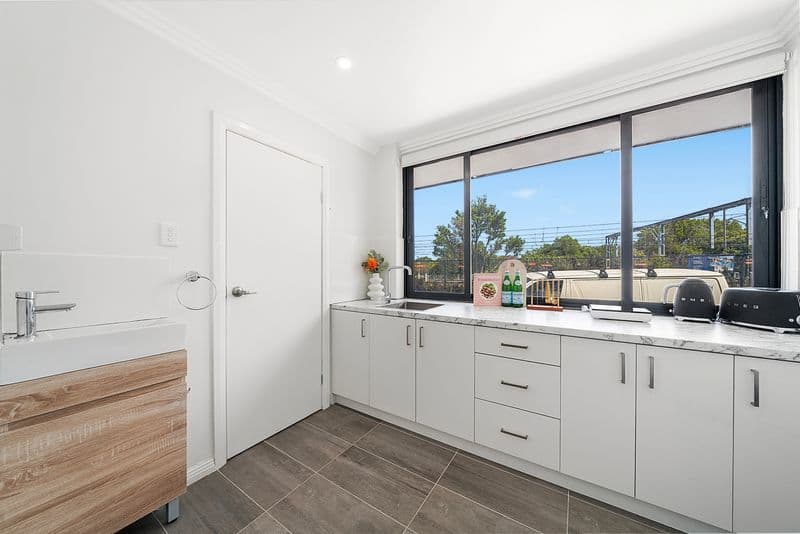 22 Grosvenor Crescent, Summer Hill - Thumbnail 3