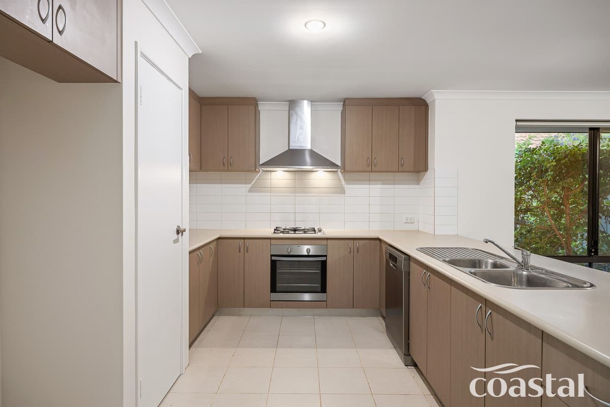 35 Coffs Bend, Secret Harbour WA 6173, Secret Harbour - Thumbnail 6