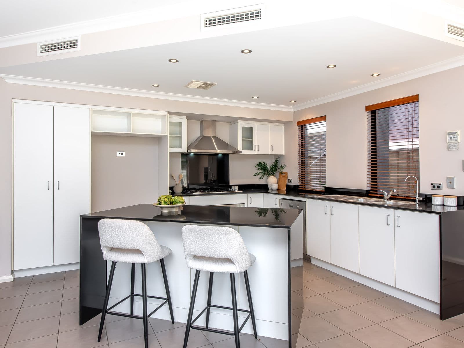 15A Calais Road, Scarborough, WA, Scarborough - Thumbnail 3