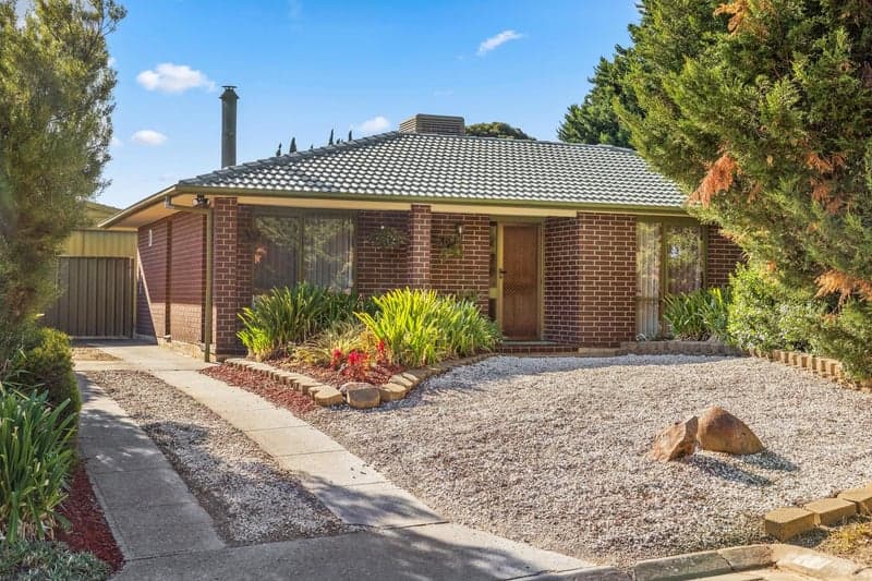14 Greenfinch Court, Wynn Vale - Thumbnail 2
