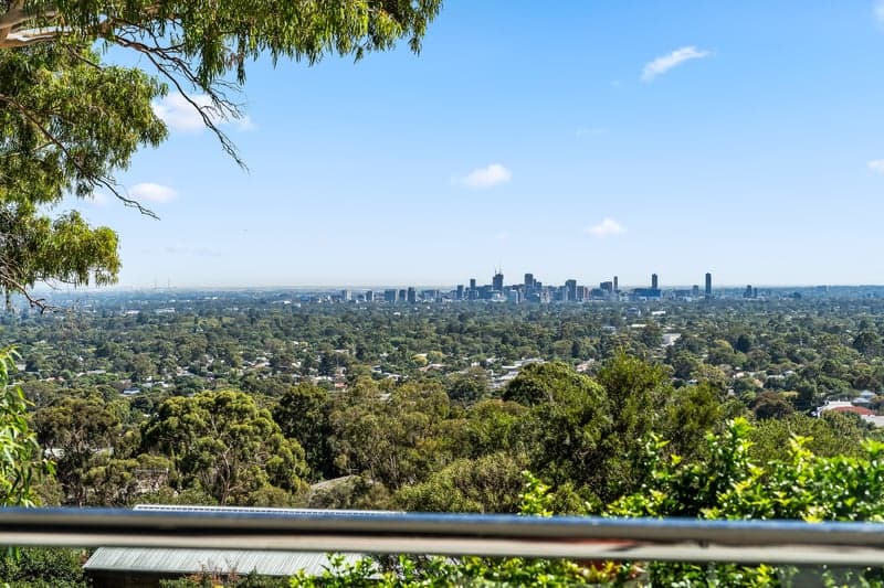 6 Cezanne Court, Torrens Park - Thumbnail 2