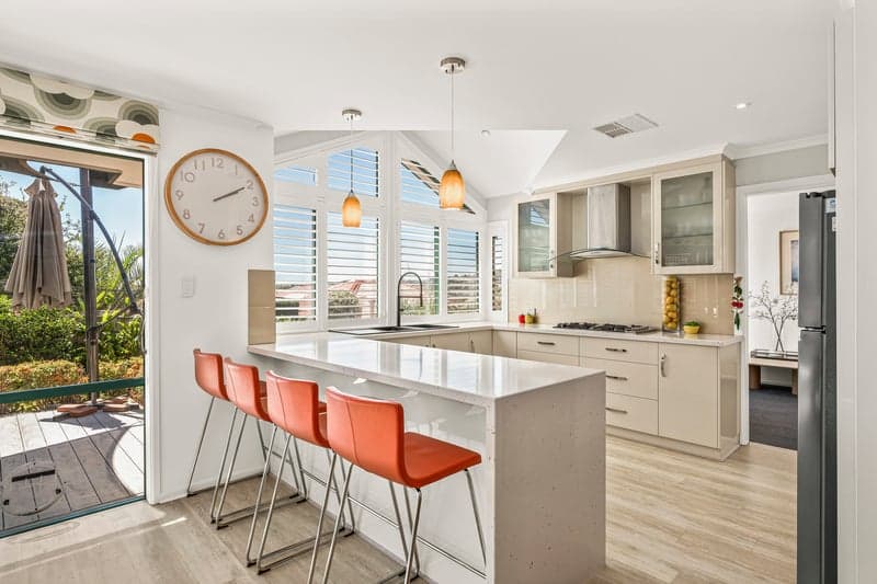 6 Ingleton Drive, Hallett Cove - Thumbnail 8