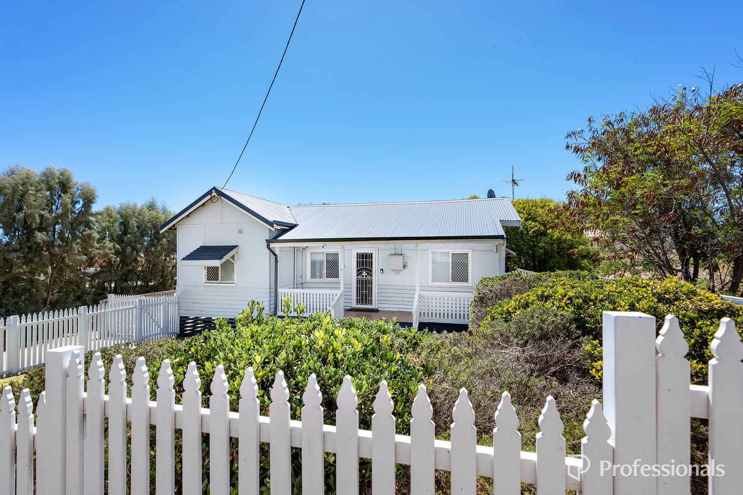 5 Hutchinson Street Geraldton 6530, Geraldton - Image 1