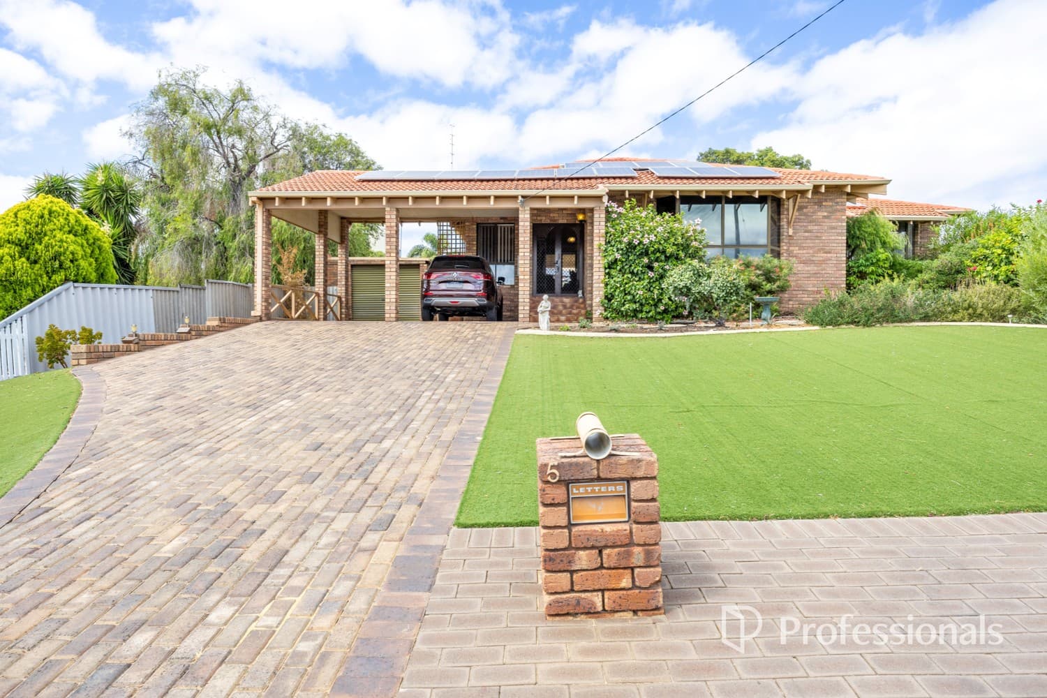 5 Pelican Place, Australind WA 6233, Australind - Image 1