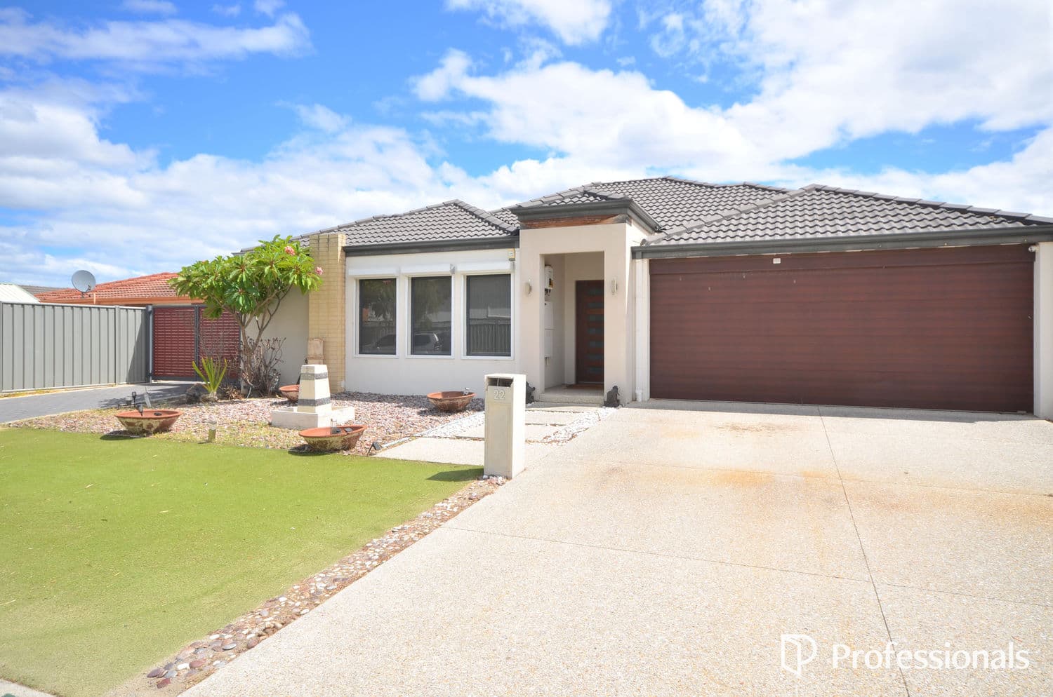 22 Wannell Street, Queens Park WA 6107, Queens Park - Image 1