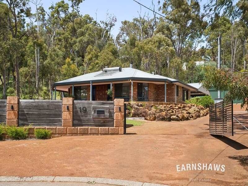 19 Sadlier Court, Stoneville, Stoneville - Image 1