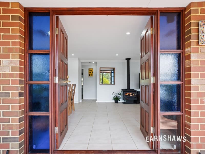 19 Sadlier Court, Stoneville, Stoneville - Thumbnail 2
