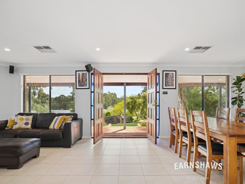 19 Sadlier Court, Stoneville, Stoneville - Thumbnail 3