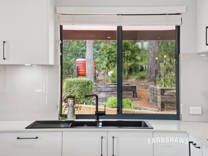 19 Sadlier Court, Stoneville, Stoneville - Thumbnail 8