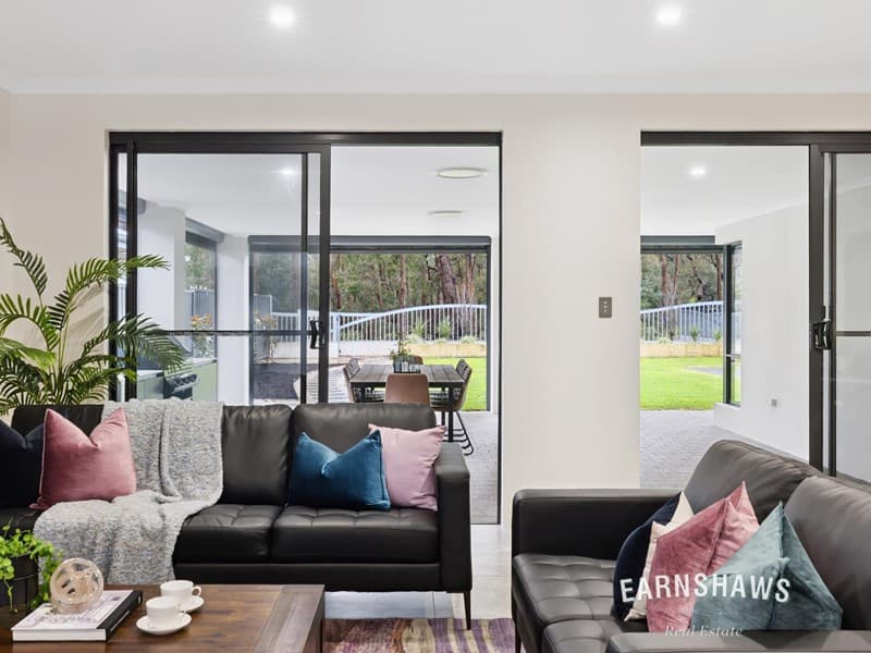 19 Freeman View, Bushmead, Bushmead - Thumbnail 3