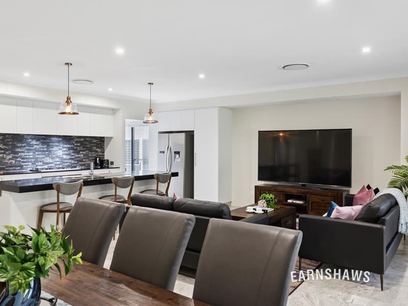 19 Freeman View, Bushmead, Bushmead - Thumbnail 4