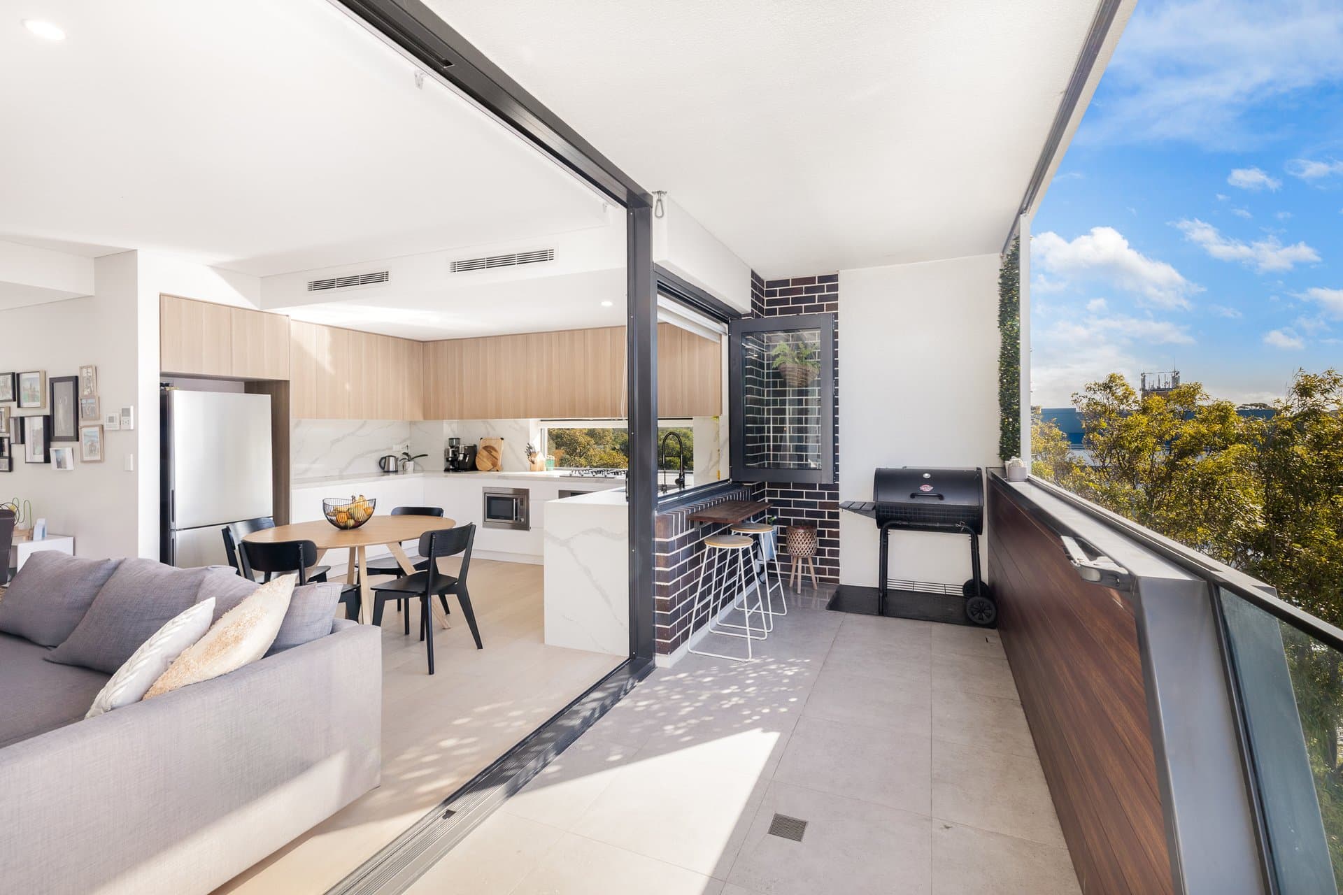 502/11 Hinkler Avenue, Caringbah - Thumbnail 3