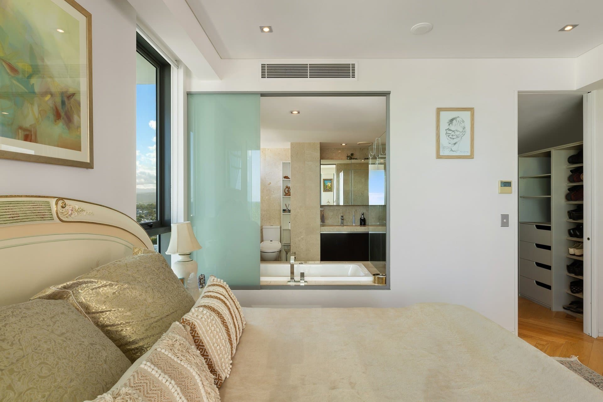 18/106 The Esplanade, Burleigh Heads - Thumbnail 2