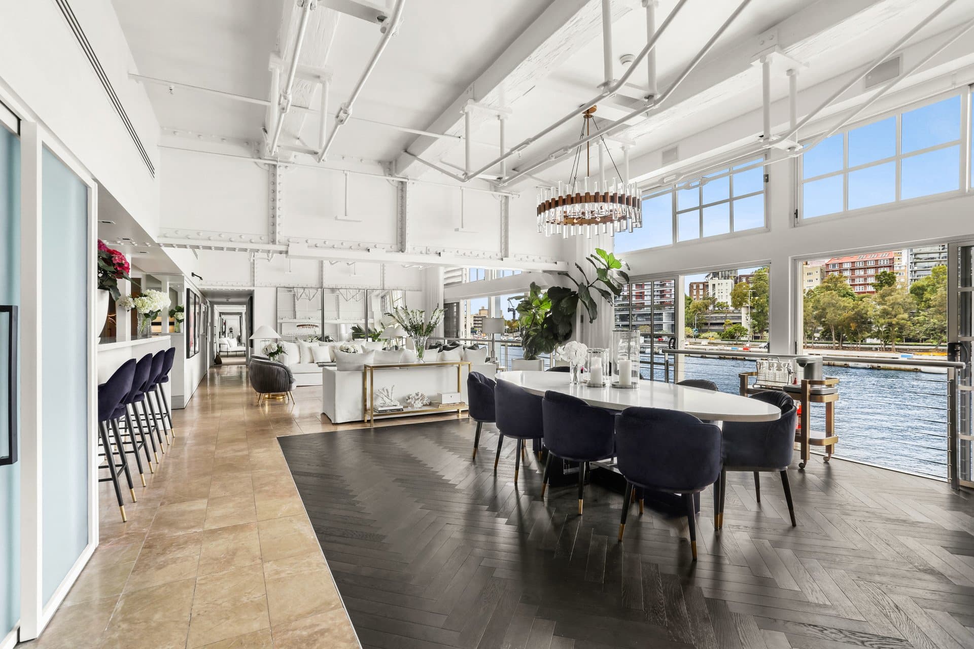 327/6E Cowper Wharf Roadway, Woolloomooloo - Image 1