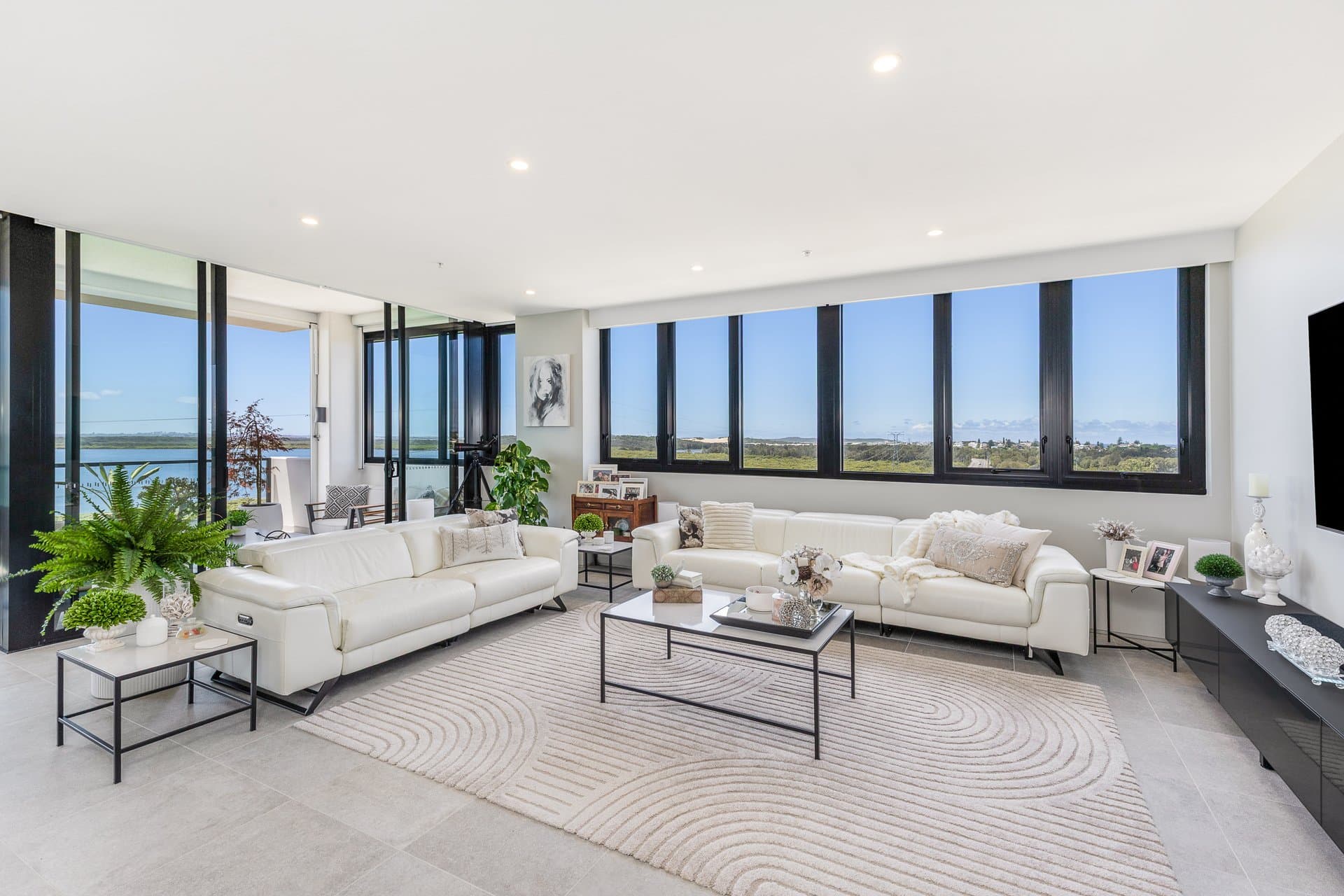 729/455c Captain Cook Drive, Woolooware - Thumbnail 2