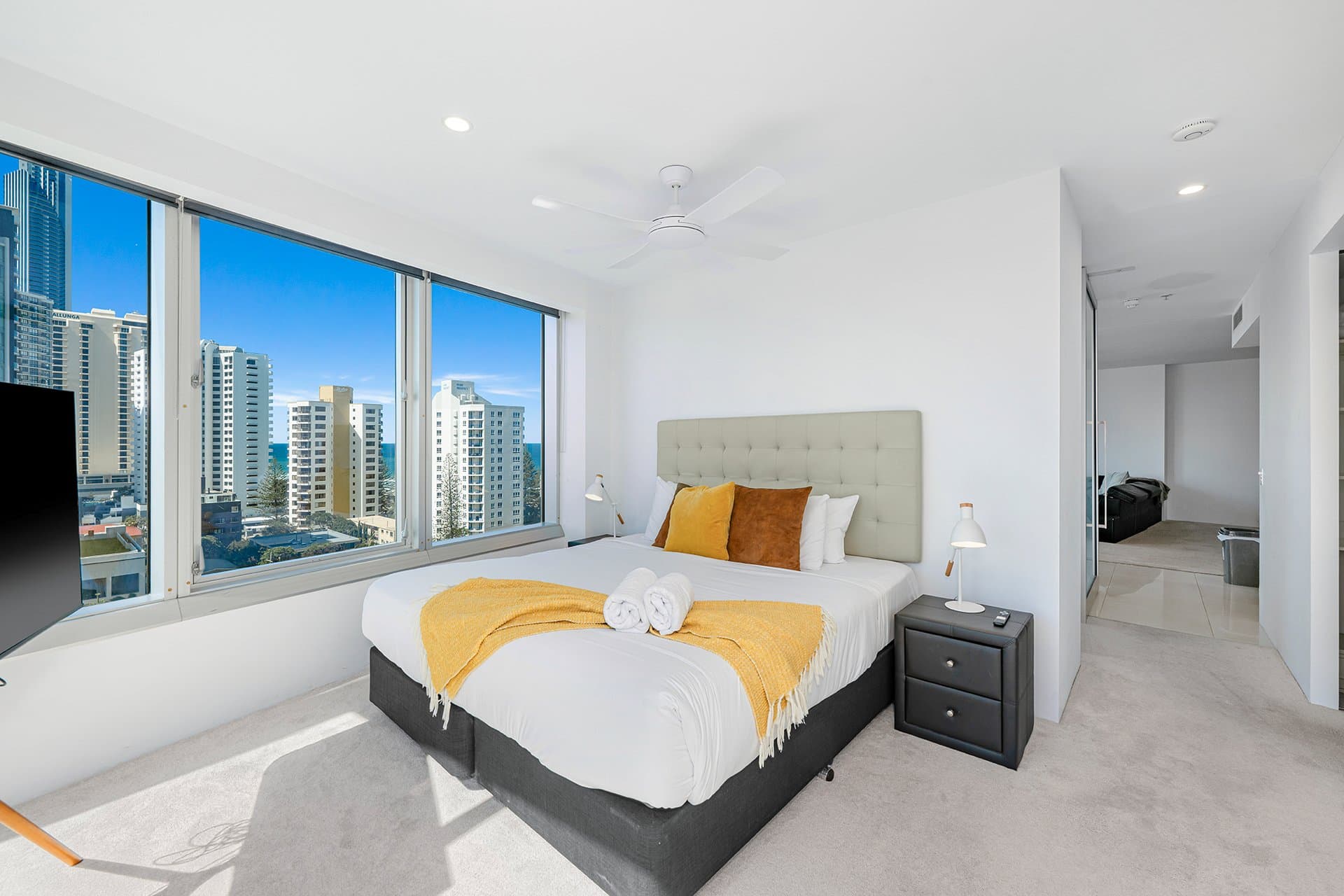 1001/9 Hamilton Avenue, Surfers Paradise - Thumbnail 6