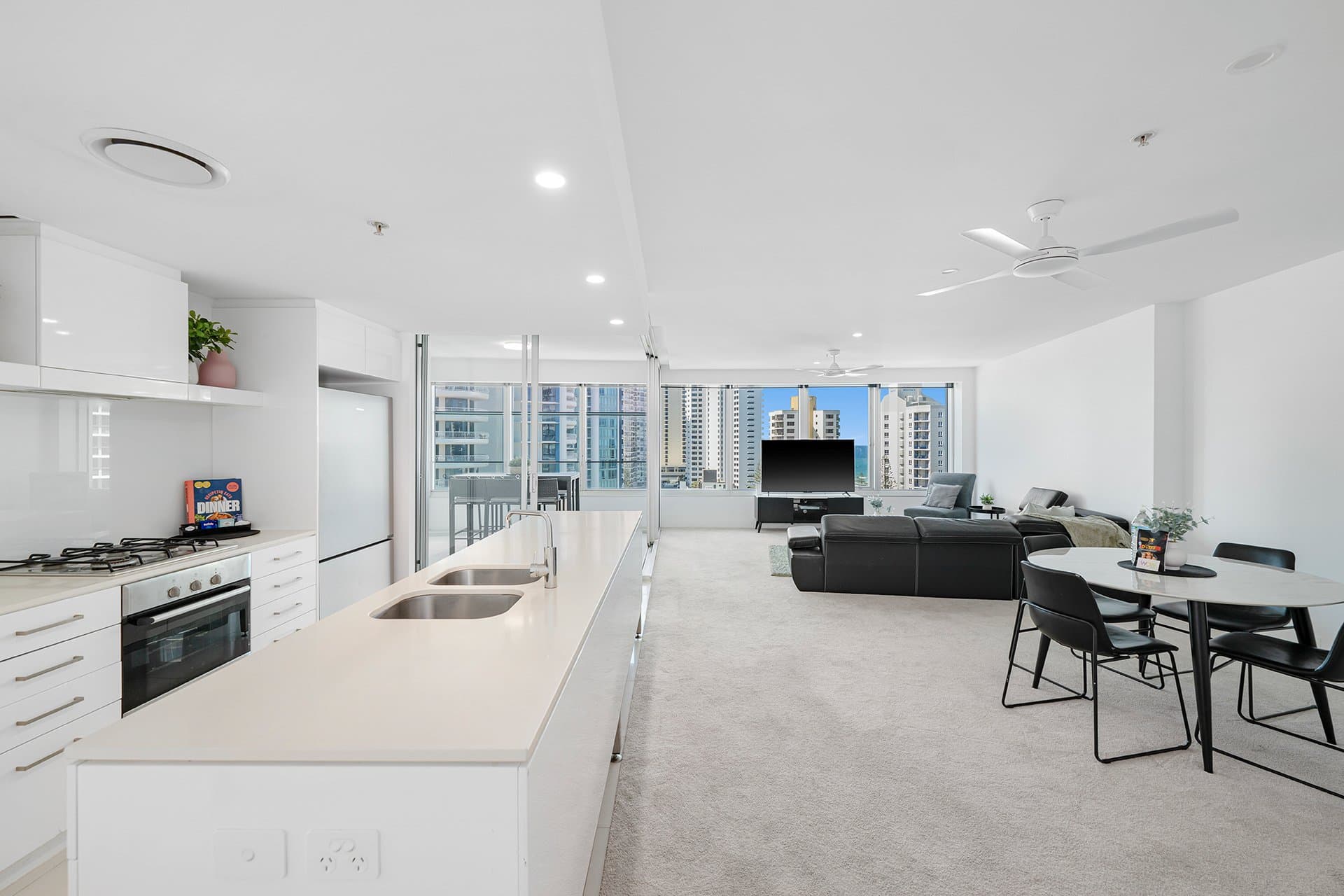 1001/9 Hamilton Avenue, Surfers Paradise - Thumbnail 8
