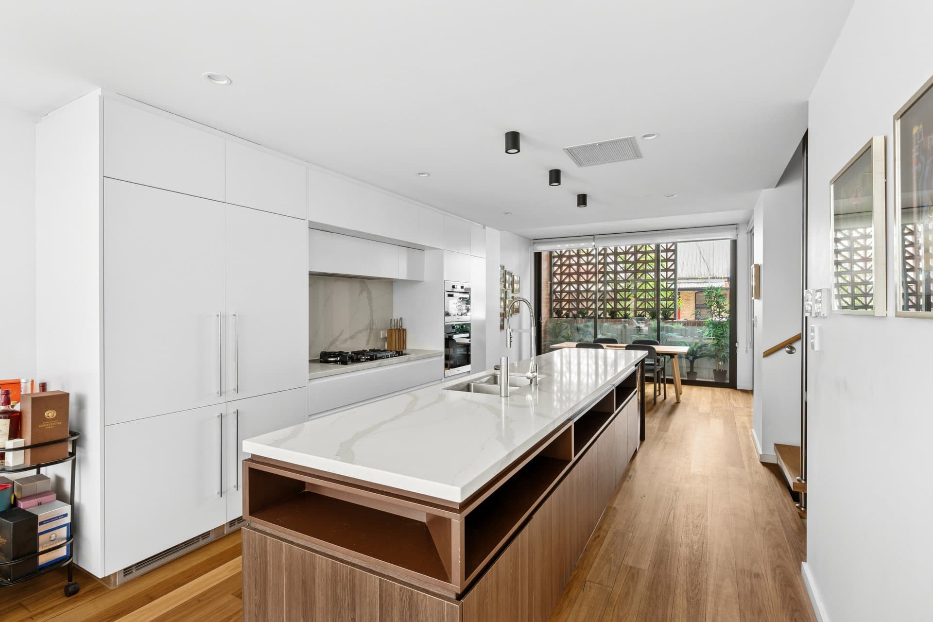 107/2 Mitchell Road, Alexandria - Thumbnail 2