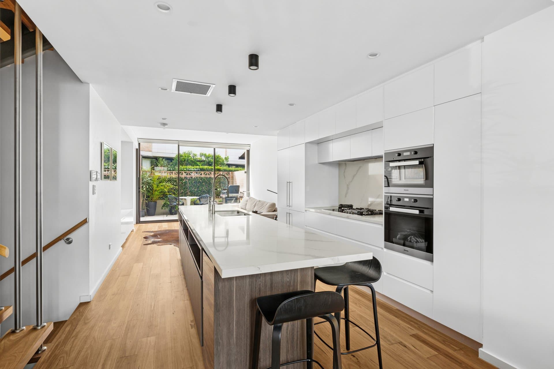 107/2 Mitchell Road, Alexandria - Thumbnail 3