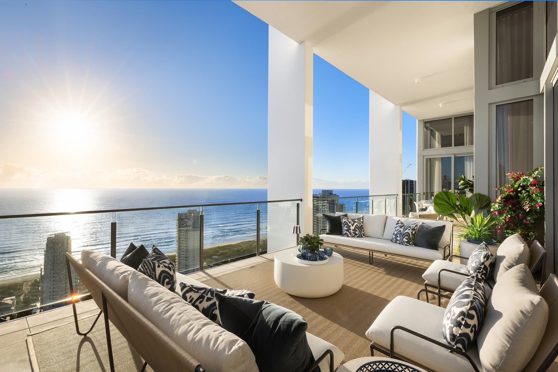 2801/122 Surf Parade, Broadbeach - Thumbnail 3