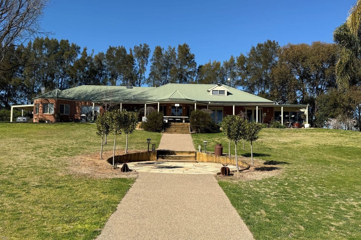 100 Cemetery Road, Cobram, Cobram - Thumbnail 3