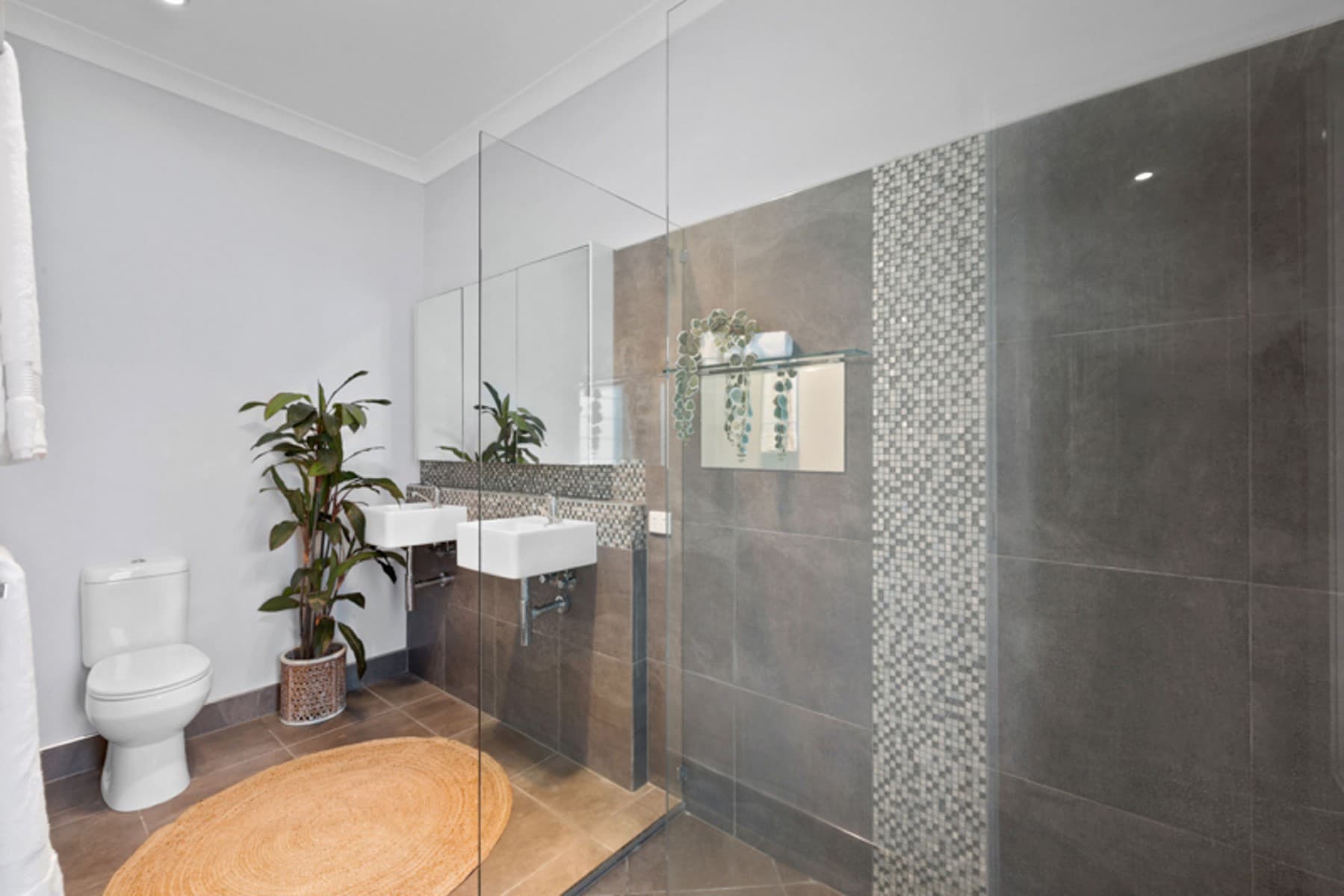 1 Shuttlewood Drive,
											Richmond, Richmond - Thumbnail 6