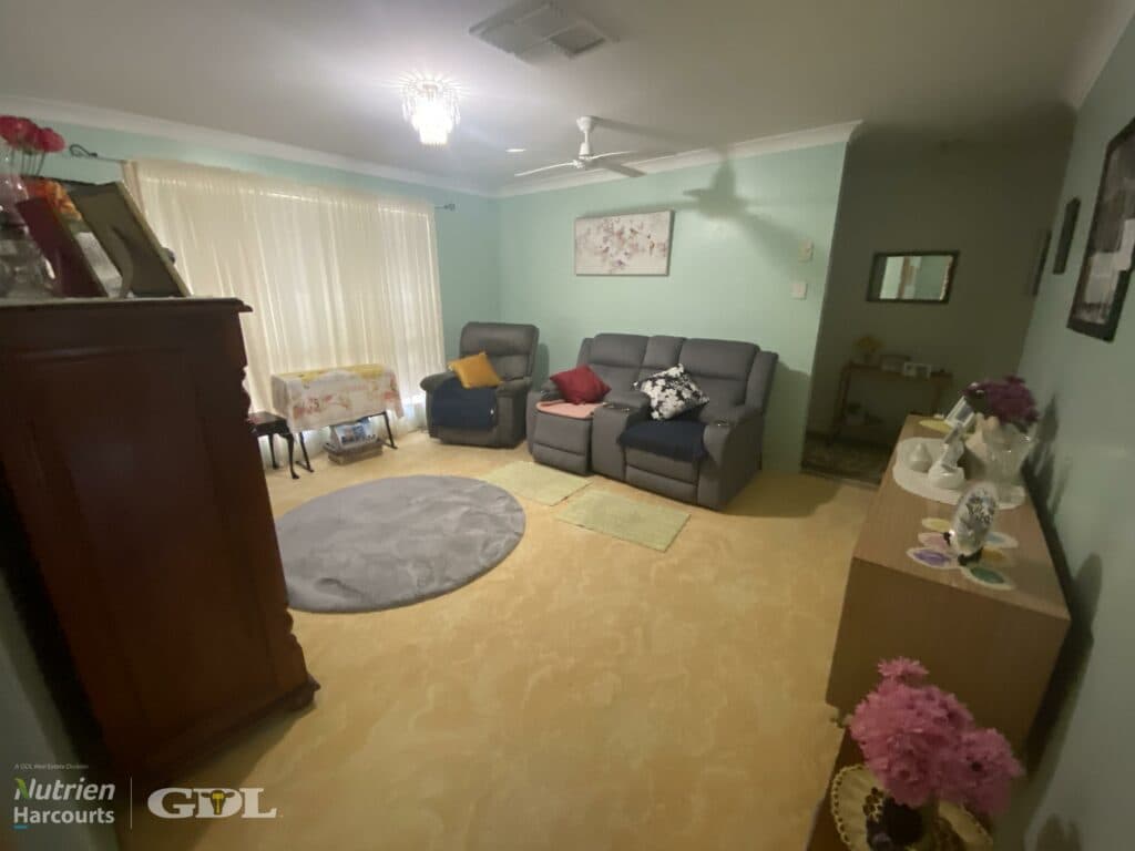 75 Eleanor Street, MILES QLD 4415, Miles - Thumbnail 2