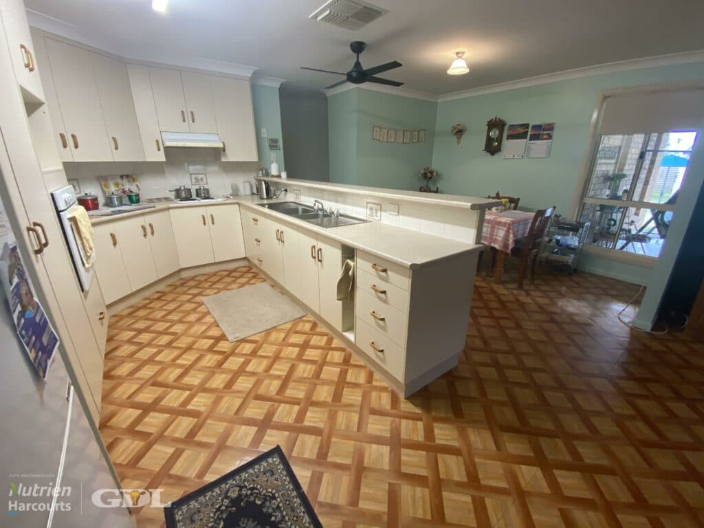 75 Eleanor Street, MILES QLD 4415, Miles - Thumbnail 4