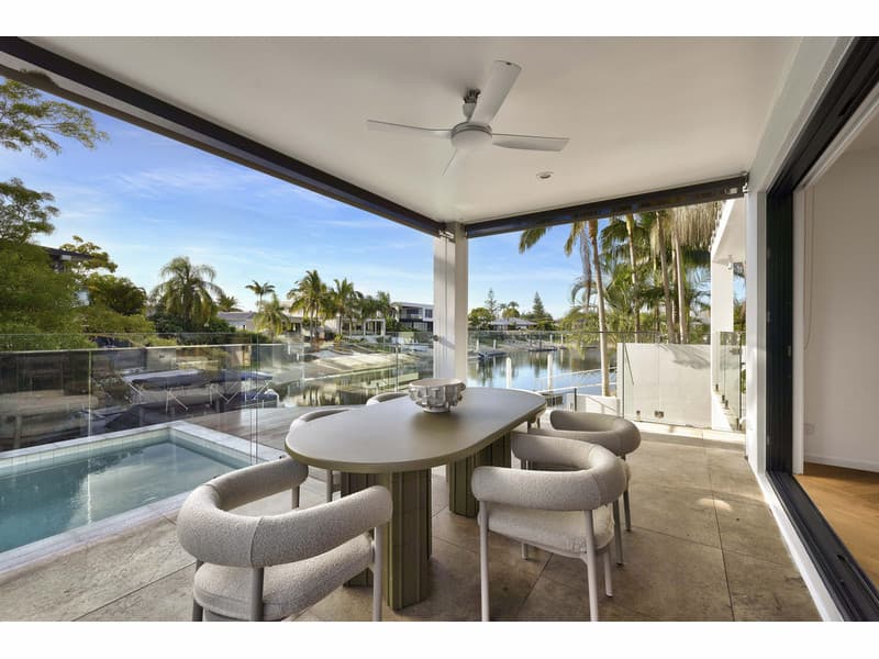 1/12 Sheridan Park Avenue, Broadbeach Waters QLD 4218, Broadbeach Waters - Image 1