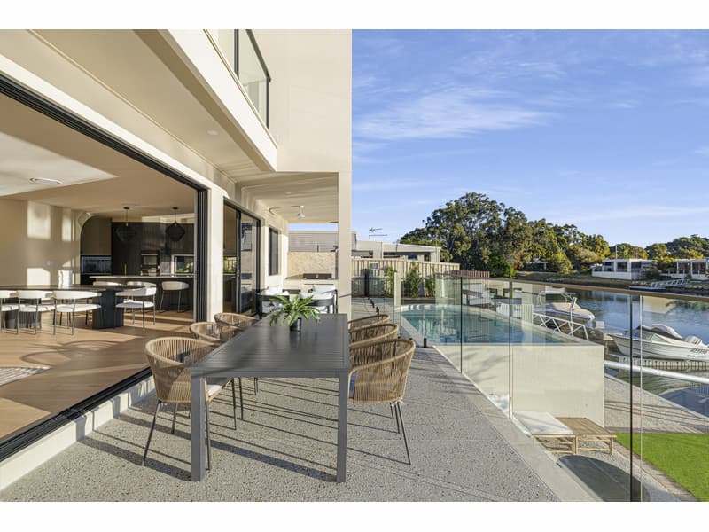15 Lakeside Avenue, Broadbeach Waters QLD 4218, Broadbeach Waters - Image 1